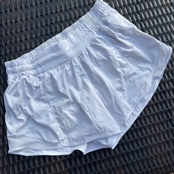 lululemon athletica Pants - Lululemon Hotty hot Shorts EUC size 8